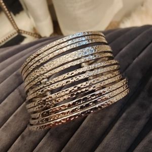 Metal bracelet